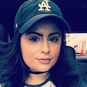 Meet your Posher, Casandra